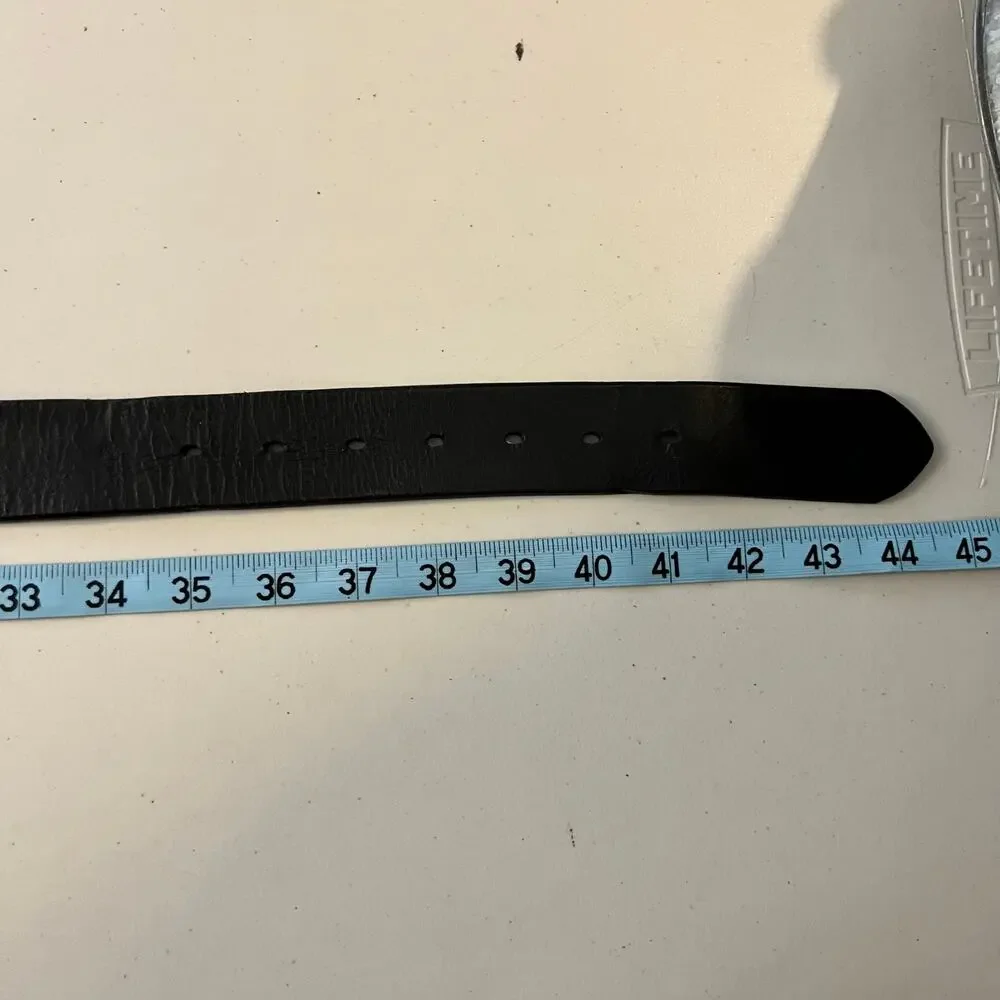 Black Levi's Genuine Leather Silver Buckle Belt Unisex Size Medium
